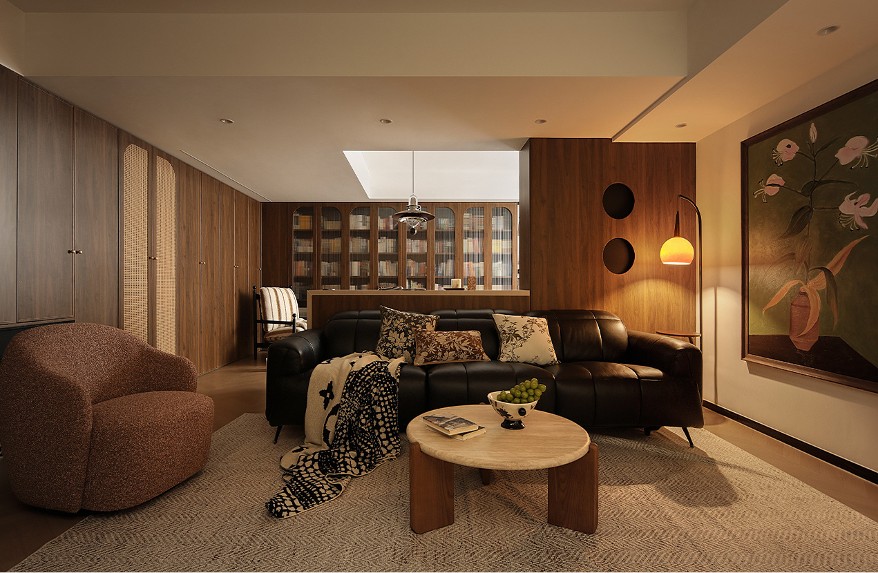 克制灰调里，藏不住的粉色浪漫