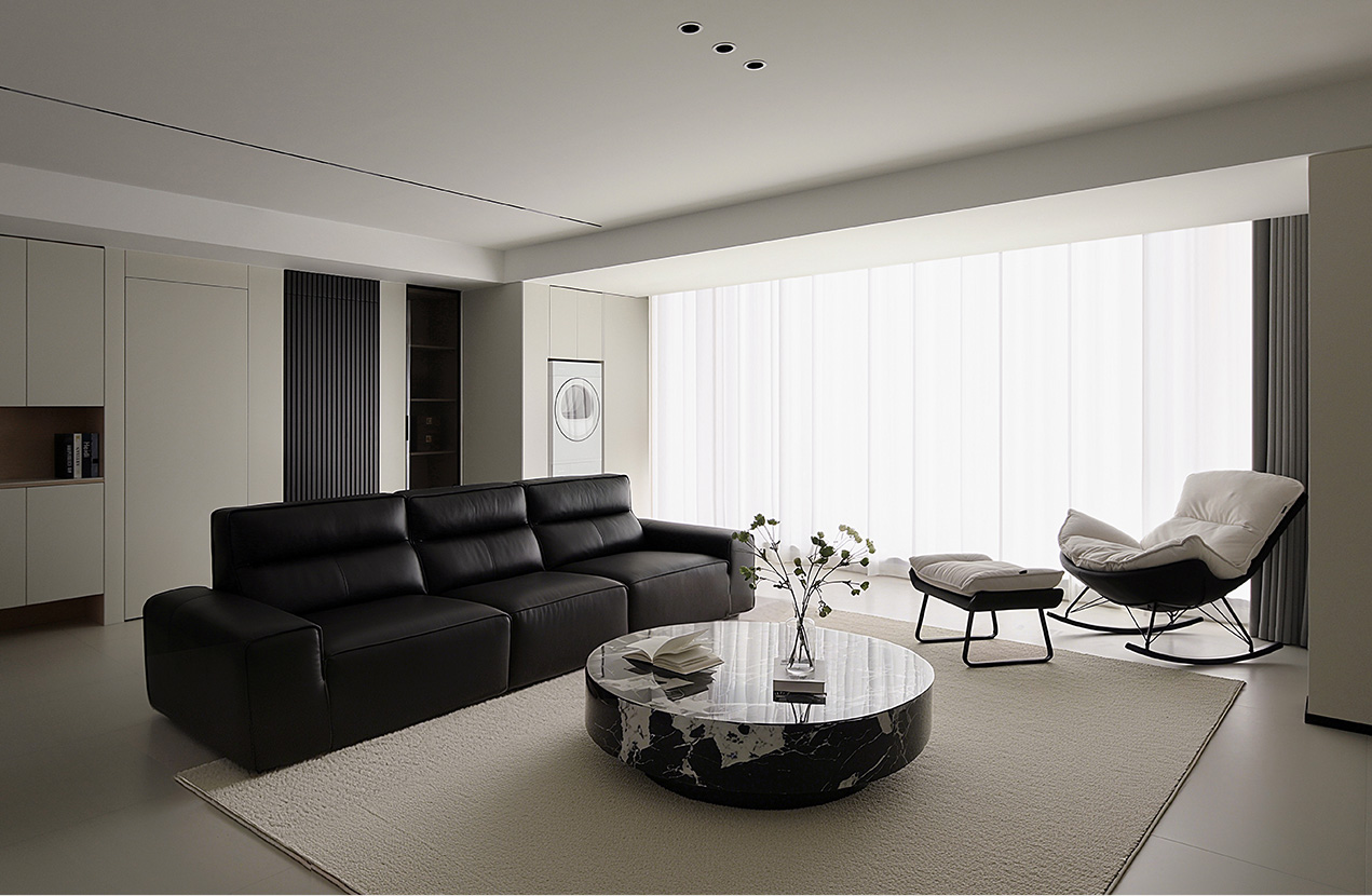 克制灰调里，藏不住的粉色浪漫